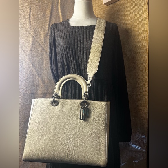 Dior White Handbag - Picture 5 of 17